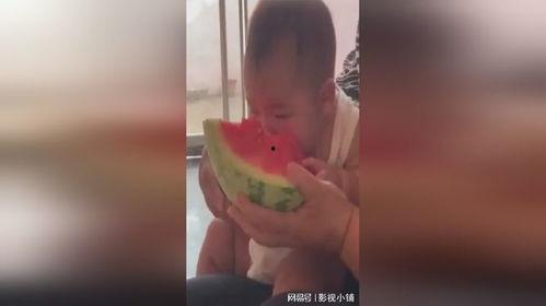 小孙子吃瓜,小孙子吃瓜趣事多