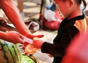 吃瓜主题写真,吃瓜主题写真里的趣味时光