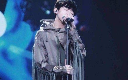 孟子坤明日之子吃瓜