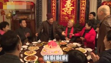 穿越民国吃瓜看戏100,穿越时空的吃瓜看戏之旅