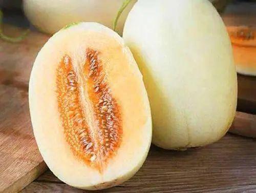 瓜摊老板吃瓜,一瓜一世界，一摊一人生