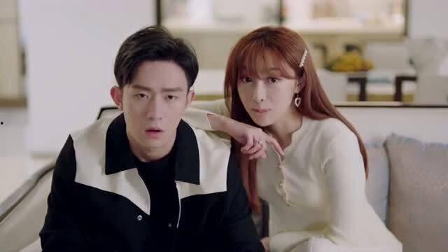 吃瓜对镜情侣视频,吃瓜群众热议不已