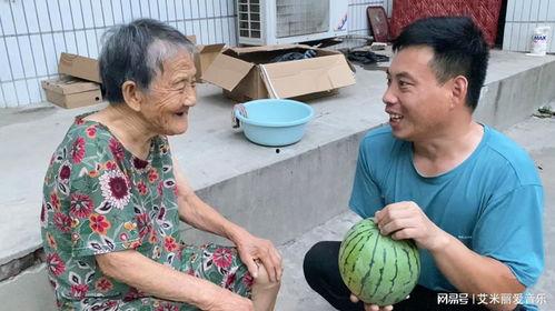 姐姐家吃瓜,揭秘家庭吃瓜背后的欢乐时光