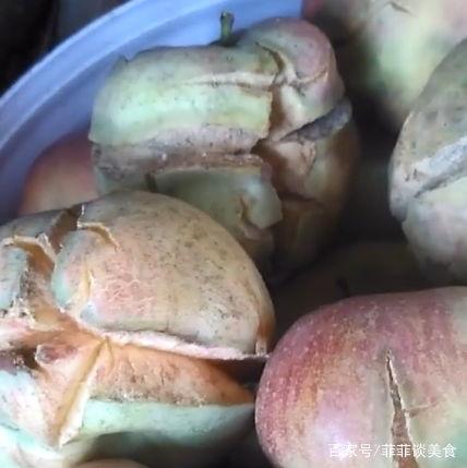 农村婆婆吃苹果瓜,田园生活的甜蜜滋味