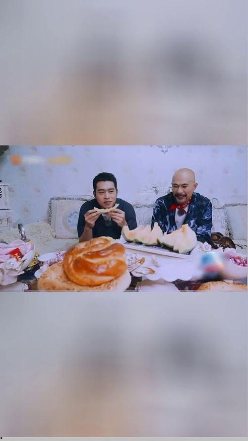 摄像老师吃瓜,揭秘摄像老师吃瓜背后的故事