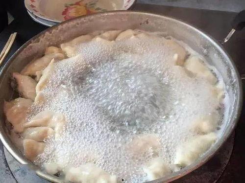 民勤人吃哈密瓜,哈密瓜的甜蜜诱惑与民勤人的味蕾传奇