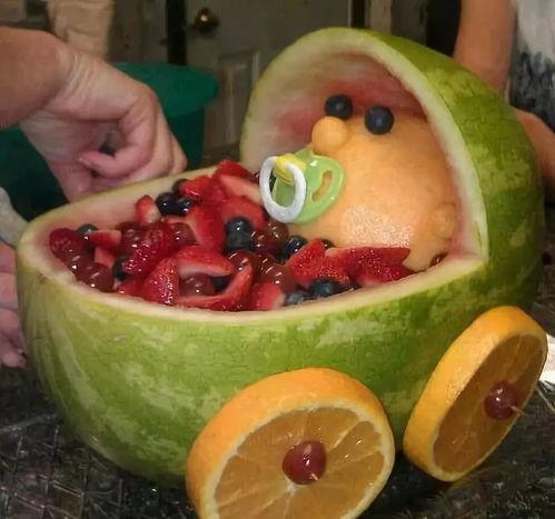 小兔吃哈密瓜